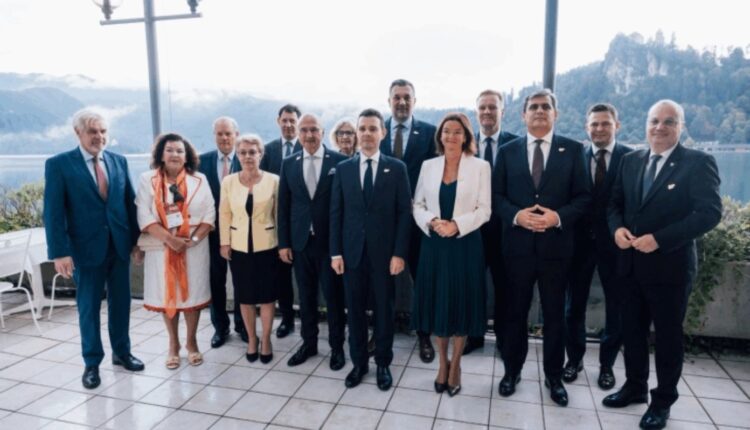 Mucunski: Zgjerimi i BE-së nuk guxon të jetë peng i kontesteve bilaterale