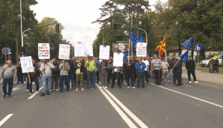 “Parqe dhe Gjelbërime” edhe sot në protestë! Thonë se nëse nuk marrin pagën, protestat do të radikalizohen