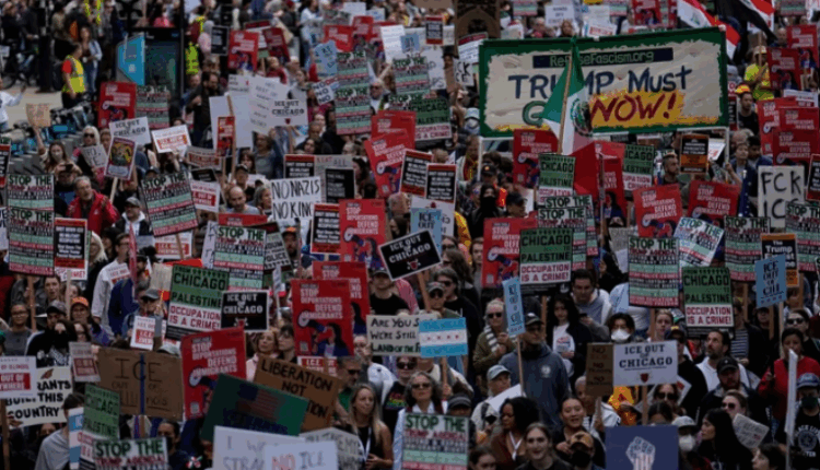 Shpërthejnë protestat në Chicago pasi Trump kërcënoi me ushtri
