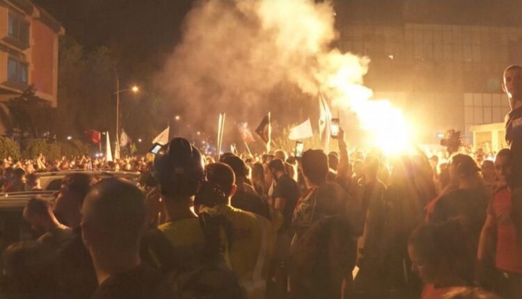 Digjet Novi Sadi, protestuesit kërkojnë “kokën” e Vuçiçit