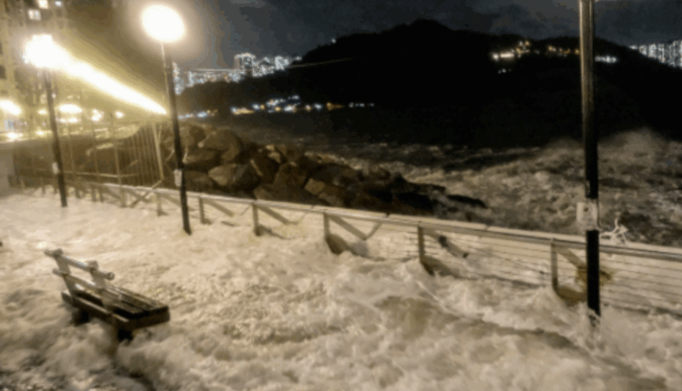 Tajfuni “Ragasa” godet Kinën jugore, rreth dy milionë persona të zhvendosur