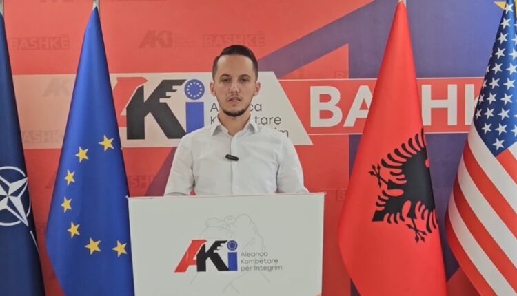 AKI kërkon dorëheqjen e Izet Mexhitit: Fushata nuk mund të zhvillohet nga kabineti i ministrit (VIDEO)