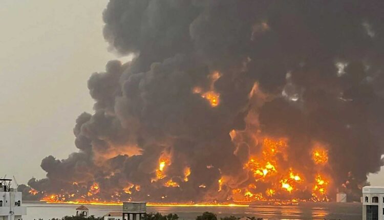 Izraeli sulmon rebelët Houthi, goditet porti strategjik i Hodeidës në Jemen