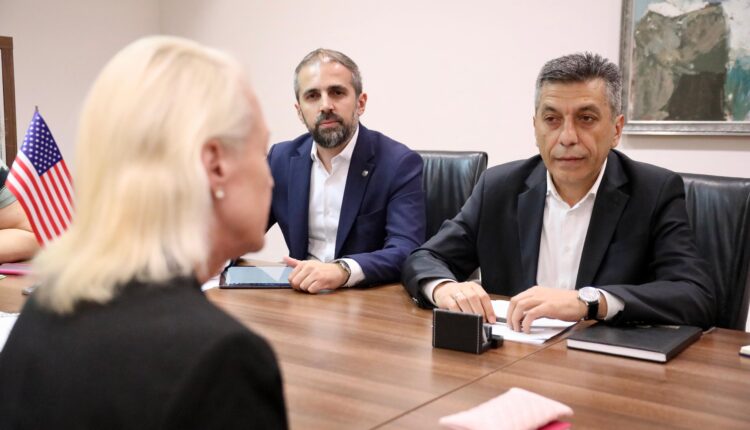 Mexhiti takoi ambasadoren amerikane Ageler: Bashkëpunim për mbrojtjen dhe zhvillimin e qëndrueshëm të Liqenit të Ohrit