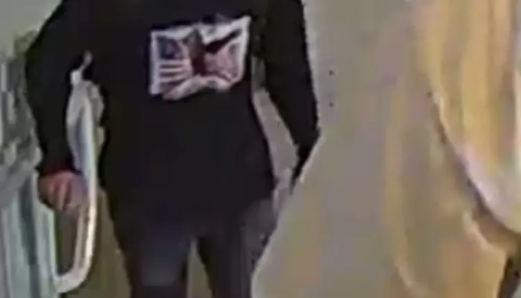 FBI publikon foto të të dyshuarit për vrasjen e Charlie Kirk