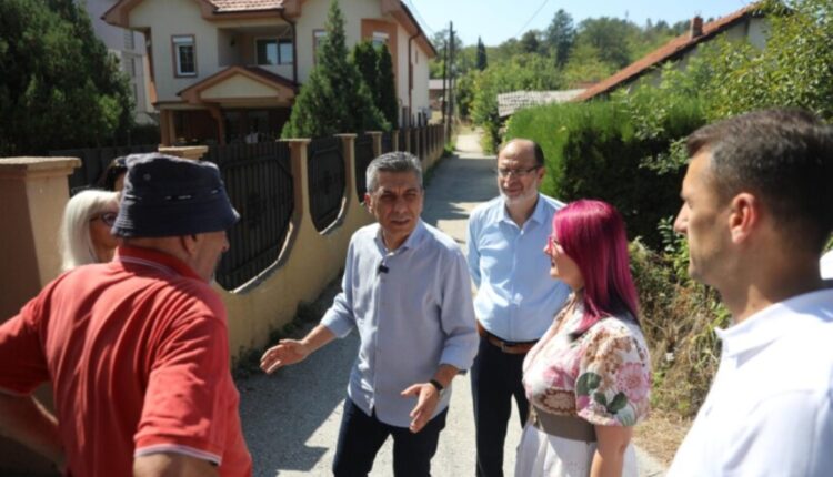 Izet Mexhiti në lagjen Teneqe Mahallë: Politika e vërtetë bëhet në terren, me njerëzit