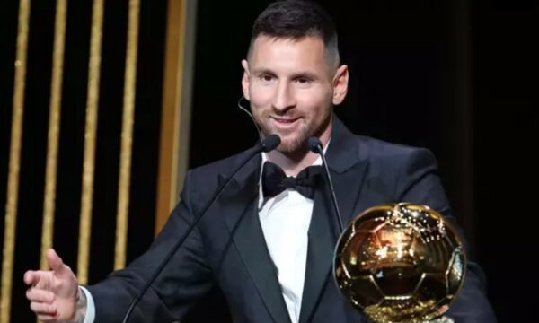 Lionel Messi theu protokollin e  Topit të Artë  për të bërë një gjest të jashtëzakonshëm