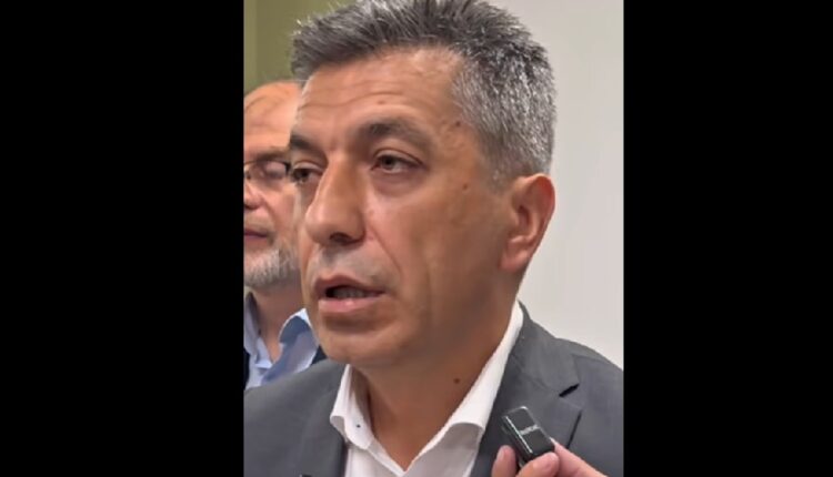 Pse Izet Mexhiti nuk jep dorëheqje nga Ministria e Ekologjisë? A ka frikë nga humbja në Çair? Ja çfarë thotë ai (VIDEO)