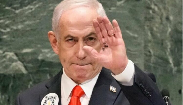 Pse Netanyahu mbante një kod QR në jakën e xhaketës teksa fliste në OKB