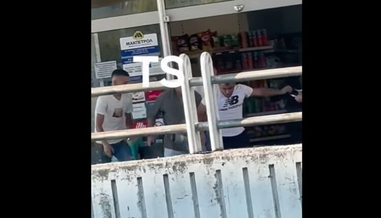 Rrahje brutale në hyrje të Shkupit: 5 persona e rrahin  një të ri me shqelma e grushta kokës! (VIDEO)