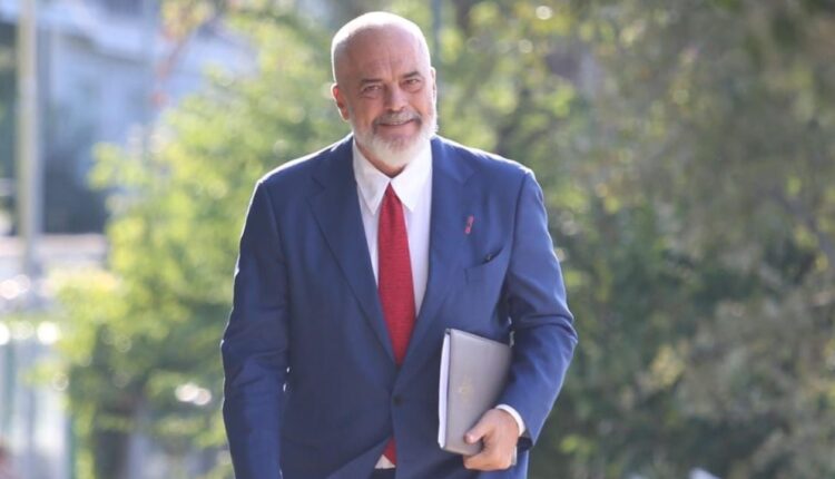 Rama prezanton kabinetin qeverisës, emra të rinj në krye të disa ministrive