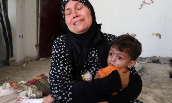 Izraeli intensifikon sulmet në qytetin e Gazës, ndërsa OKB paralajmëron për pasoja ‘të tmerrshme’ për familjet e zhvendosura