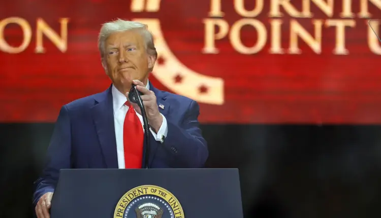 “Do ta publikoj të hënën”, Trump bën njoftimin e papritur në memorialin e Charlie Kirk: SHBA ka gjetur kurën për autizmin