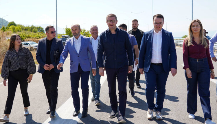 Mickoski: Është lëshuar në përdorim një pjesë e re e autostradës Kërçovë- Ohër, kjo është një dëshmi e fortë se Maqedonia po ecën përpara