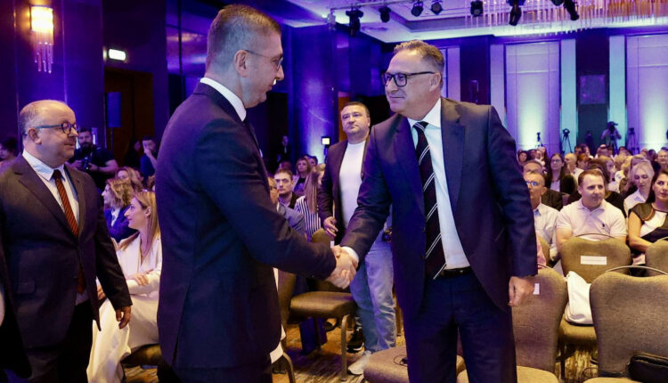 Mickoski: Të krijojmë një sektor publik që do të jetë nxitës i zhvillimit, partner i qytetarëve dhe garantues i së ardhmes evropiane të vendit