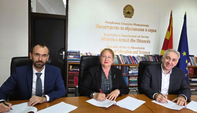 MASH dhe INOFEIT firmosën memorandum për angazhime të përbashkëta në zhvillimin e kompetencave digjitale të mësimdhënësve, fokusi është në zbatimin e inteligjencës artificiale