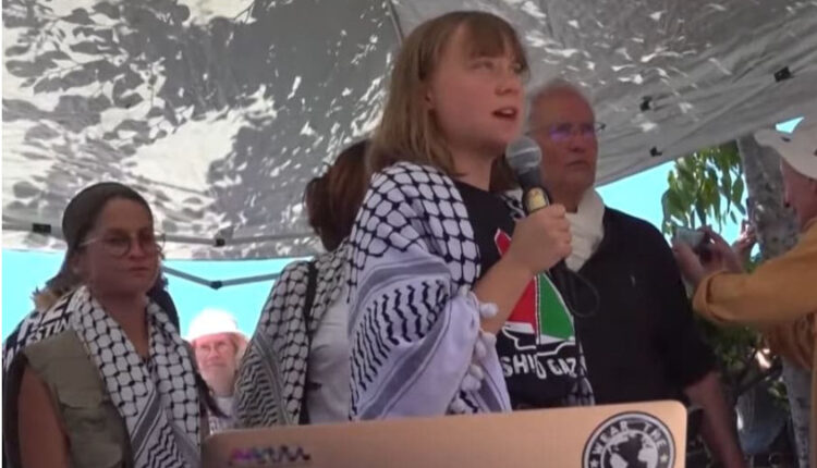 Greta Thunberg pritet me ovacione në Greqi pas dëbimit nga Izraeli