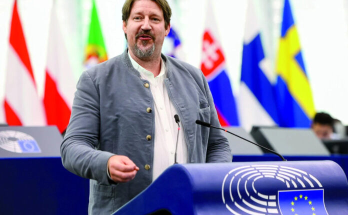 Eurodeputeti Weitz shpreson që pas zgjedhjeve lokale do të bëhen ndryshimet kushtetuese në Maqedoni