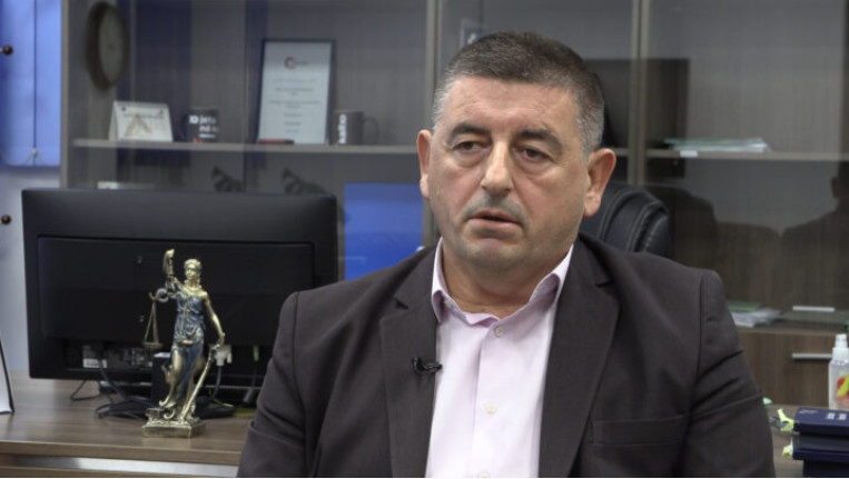 Arrestohet prokurori në Prizren, dyshohet për marrje ryshfeti dhe keqpërdorim të detyrës zyrtare Arrestohet prokurori në Prizren, dyshohet për marrje ryshfeti dhe keqpërdorim të detyrës zyrtare