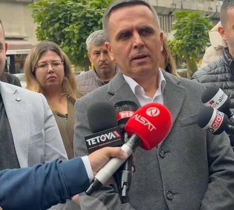 A është Bilall  Kasami “kukull” e Adnan Azizit, ja si përgjigjet!