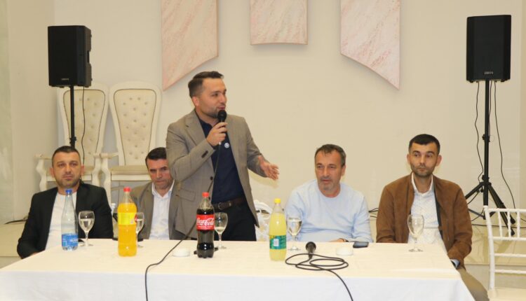 Blerand Ramadani takon mësimdhënësit e Sarajit: Investime për shkolla moderne dhe mbështetje për mësuesit dhe nxënësit!