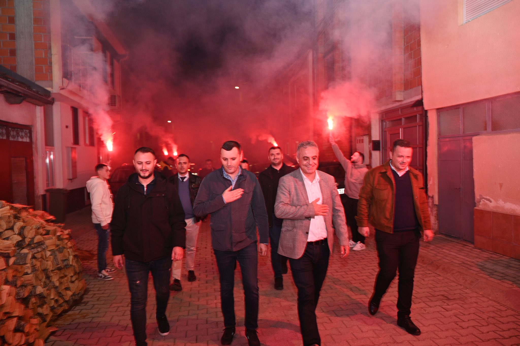 Bajram Rexhepi në lagjen Teqe  Energjia dhe entuziazmi i qytetarëve po rriten çdo ditë  drejt fitores së madhe të 19 tetorit 