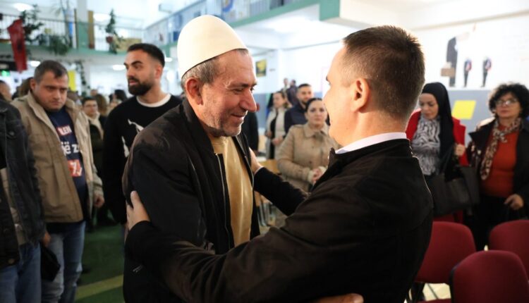 Kasami në takime me banorët e Teteks 2 dhe Jashtë Vardarit: “Zhvillimi po vazhdon”