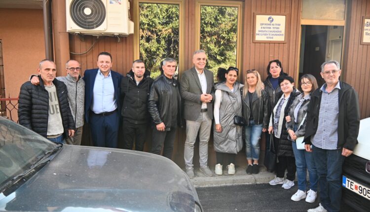 Bajram Rexhepi viziton Shoqatën e Personave me Dëgjim të Dëmtuar në Tetovë