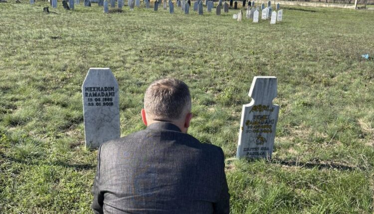 Pasi Bilall Kasami e braktisi, Haqim Ramadani lutet te varri i gjyshit!