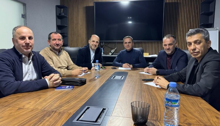 Asnjë lider i VLEN-it nuk shkon në Bërvenicë, Haqim Ramadanin e lanë vetëm!