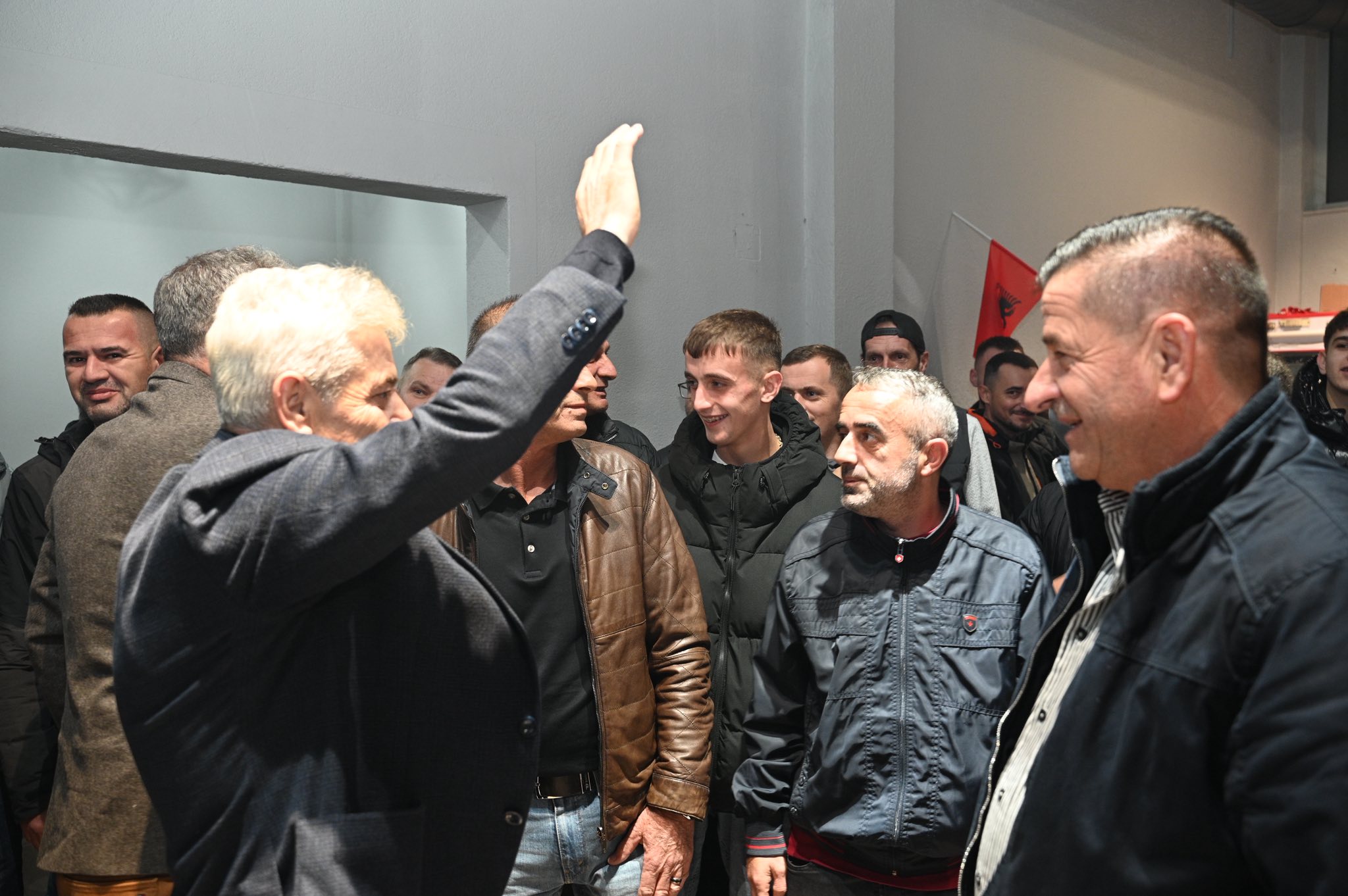 Ali Ahmeti dhe Bajram Rexhepi nga Reçica e Vogël: Tetova meriton një fillim të ri! Atë do ta bëjmë bashkë me 2 nëntor! Ali Ahmeti dhe Bajram Rexhepi nga Reçica e Vogël: Tetova meriton një fillim të ri! Atë do ta bëjmë bashkë me 2 nëntor!