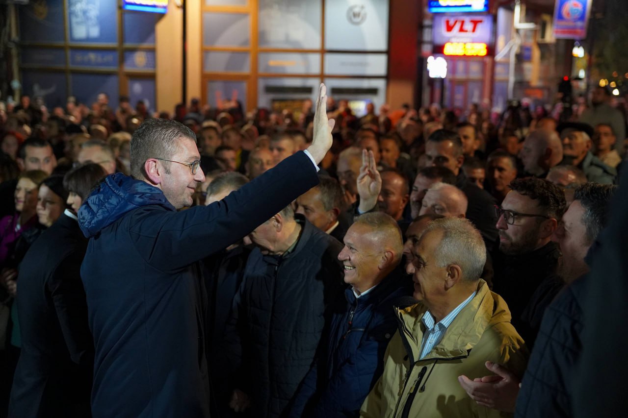 Mickoski në Kërçovë kërkon unitet etnik dhe fetar për ta votuar Aleksandër Jovanovskin Mickoski në Kërçovë kërkon unitet etnik dhe fetar për ta votuar Aleksandër Jovanovskin