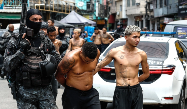 64 VIKTIMA nga operacioni kundër bandave – Mbi 2500 policë mësyjnë favelat e Rios