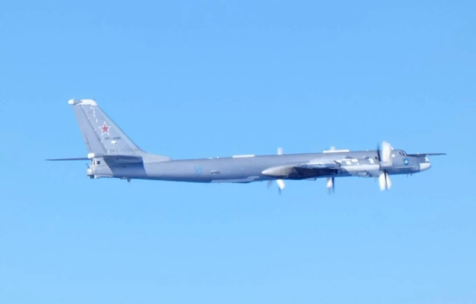 Japonia ngre avionët luftarakë pasi ata rus fluturuan afër hapësirës ajrore të saj Japonia ngre avionët luftarakë pasi ata rus fluturuan afër hapësirës ajrore të saj