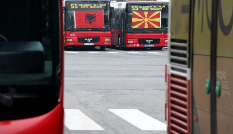 Autobusët privatë prej sot do të qarkullojnë me orar të rregullt, NTP ua pagoi borxhin