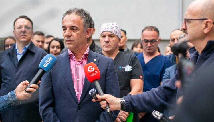 Aliu në Gostivar: Sallë e re për ortopedi dhe traumatologji në spital, operacionet e para së bashku me ekipin e Klinikës për Ortopedi dhe Traumatologji (TOARILUC)