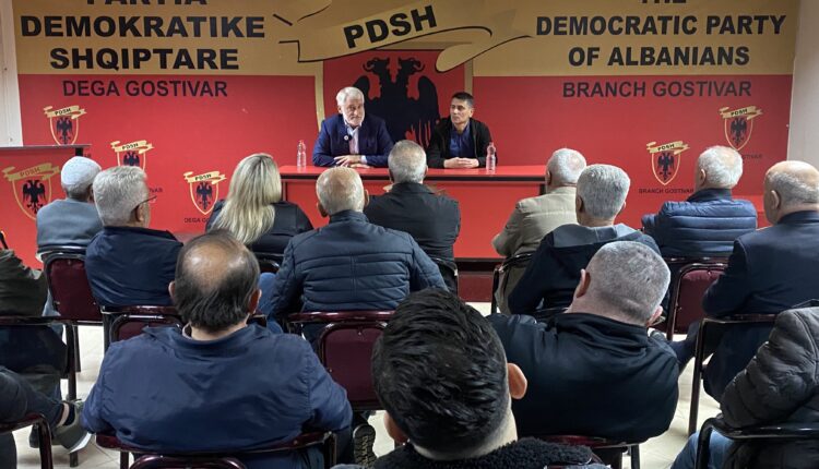 Thaçi mobilizon strukturat e PDSH-së në Gostivar (FOTO)
