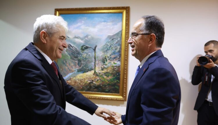 Ali Ahmeti para protestës në Tiranë, takoi Presidentin Bajram Begaj