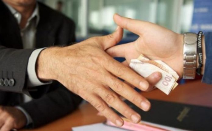 Maqedoni, 54% e të rinjve janë përballur me korrupsionin