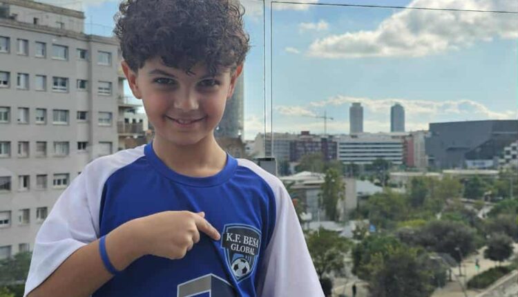 Bunej Ebibi – djaloshi nga fshati Negotinë që po ndjek gjurmët e ëndrrës në Barcelonë