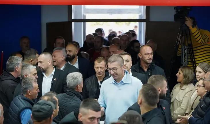 Mickoski: Për cilën shtëpi flet LSDM-ja, atë në Halkidiki apo në Dubai?