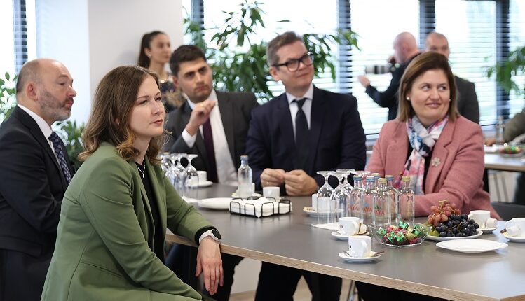 Ministrja Federale Austriake Klaudia Plakolm në vizitë pune në EVN Maqedoni
