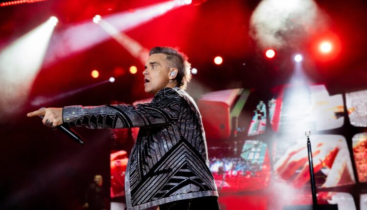 Robbie Williams anulon koncertin në Turqi për shkak të frikës nga terrorizmi