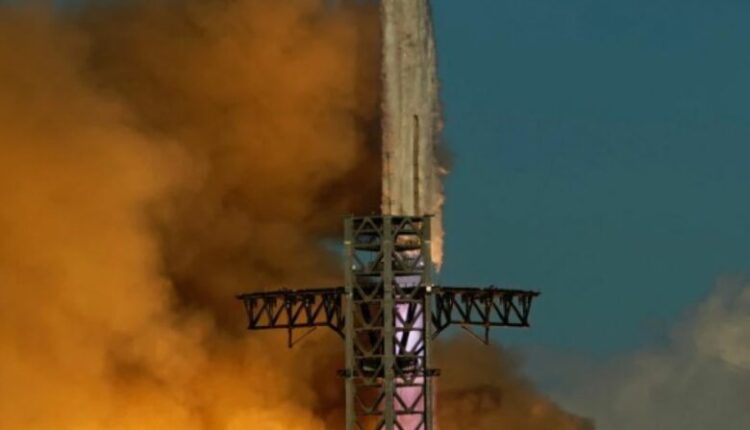 “SpaceX” nis fluturimin e 11 provë të raketës “Super Heavy-Starship”
