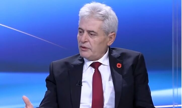 Ali Ahmeti në Tiranë: Sot nuk jam në fushatë, jam me bashkëluftëtarët, sepse edhe unë jam UÇK (VIDEO)