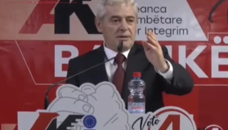 Ali Ahmeti i çon selame Mickoskit: Ai, duhet ta dij se unë vij nga UÇK-ja (VIDEO)