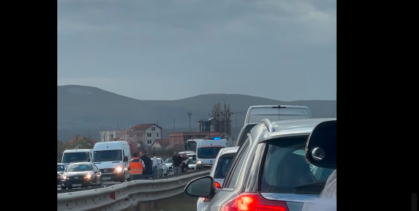 Një person i vdekur pas një aksidenti të rëndë në Bresje të Fushë Kosovës, Policia jep detaje-pamje