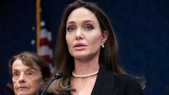 si-e-ruan-angelina-jolie-pamjen-e-saj-rinore-ajo-nuk-ben-asnje-hap-prapa