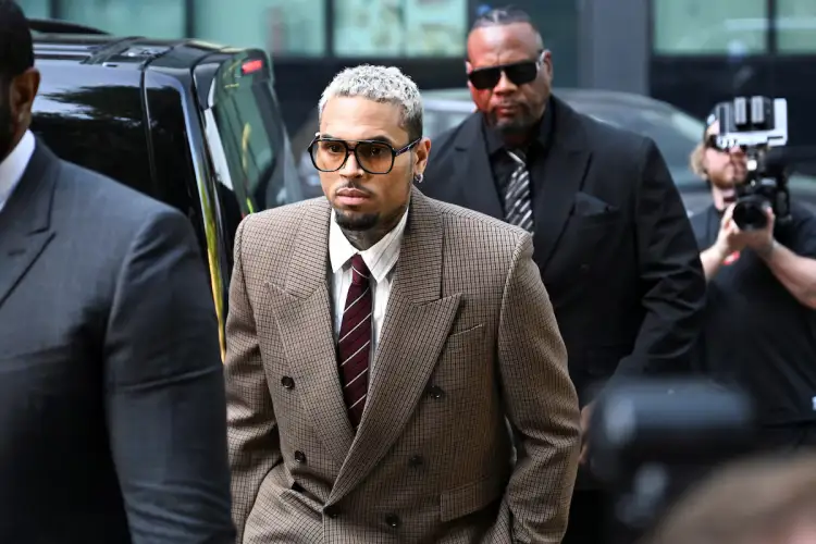 Gjykata në Londër vendos për fatin e Chris Brown pas incidentit në klubin ‘Tape’ Gjykata në Londër vendos për fatin e Chris Brown pas incidentit në klubin ‘Tape’
