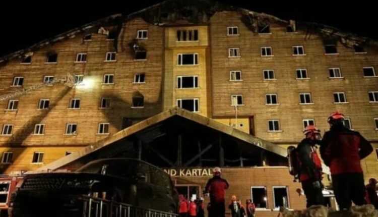 Dënohet me burg të përjetshëm pronari i hotelit ku humbën jetën 78 persona në Turqi